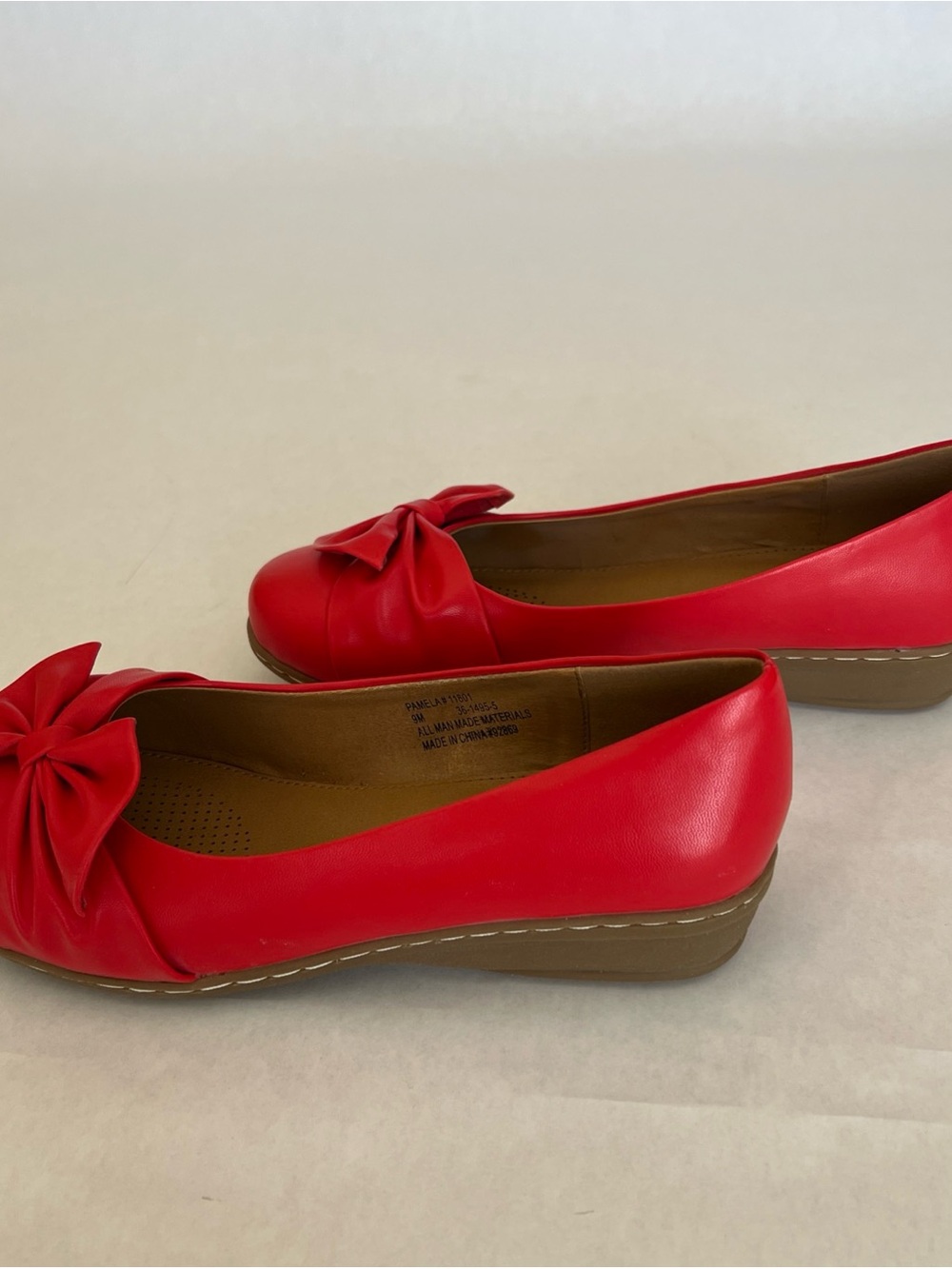Women’s Comfortview Pamela Size 9M Red Faux Leather Bow Slip On Wedge Shoes - Picture 3 of 8